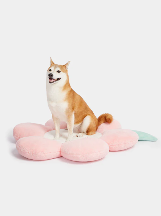 Flower-Shaped Pet Bed – “Flora”, Removable Cover, 33.5 in (Pink/Green/White)